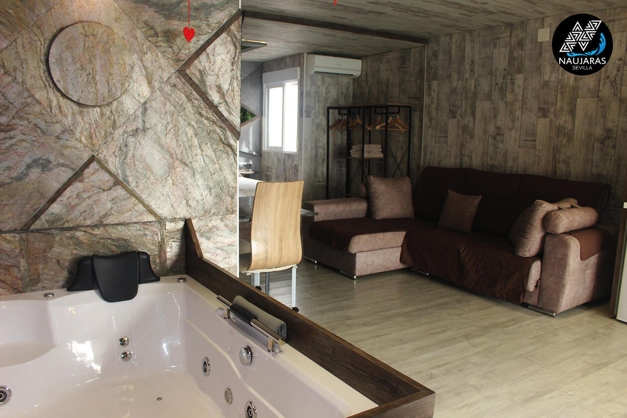 Ático + piscina + jacuzzi XXL